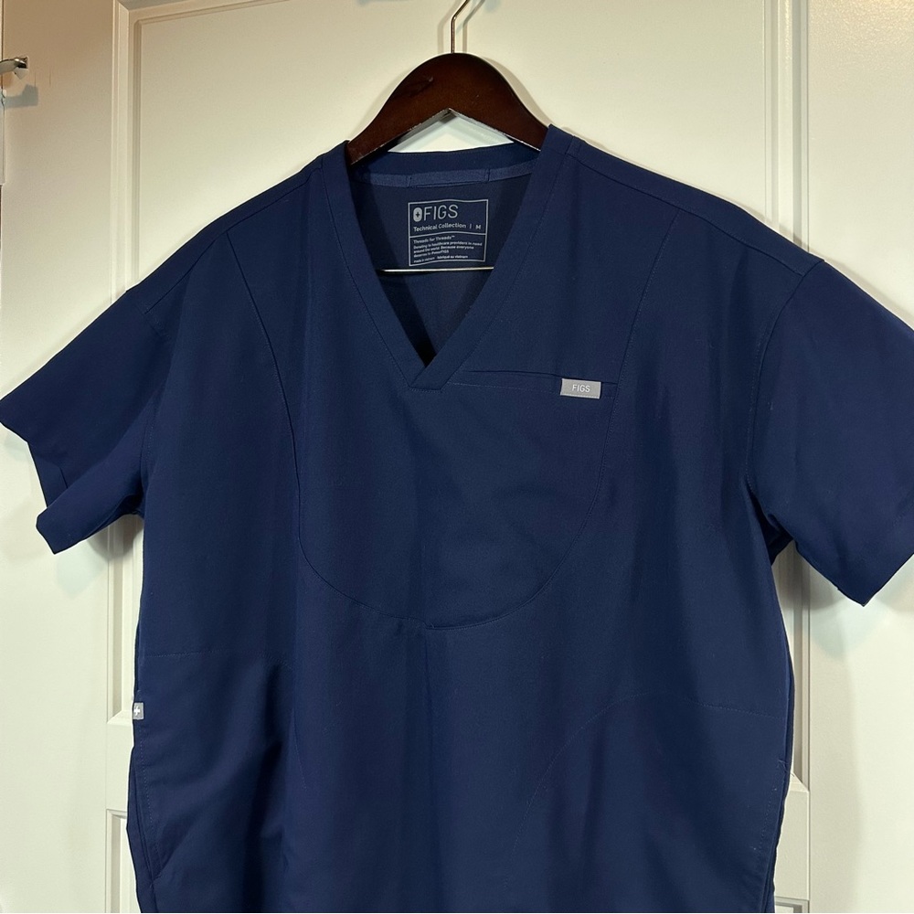 Figs Technical Collection 3-Pocket Design Medical Uniform Scrub Top Size Medium - Picture 2 of 7